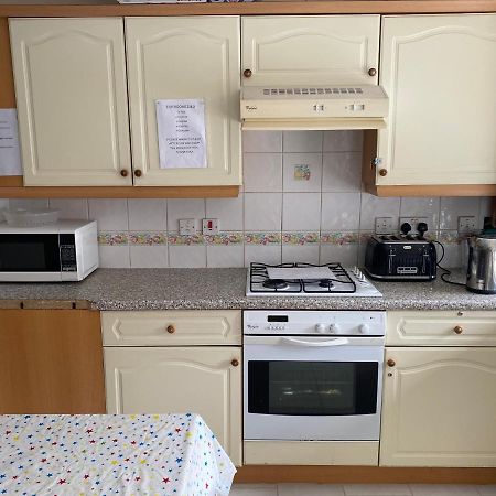 Single Room Only For One Adult Southall Bagian luar foto
